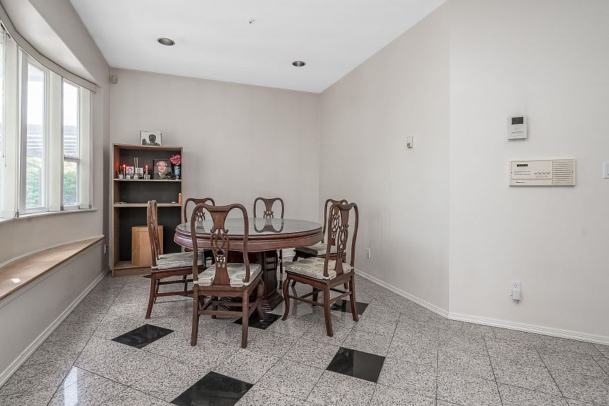 2304 Garden Drive