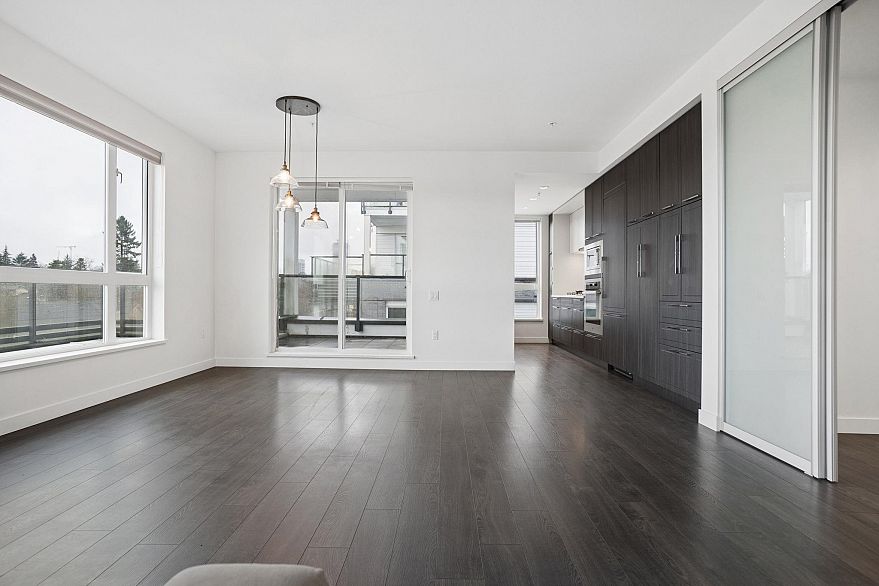 608 6677 Cambie Street