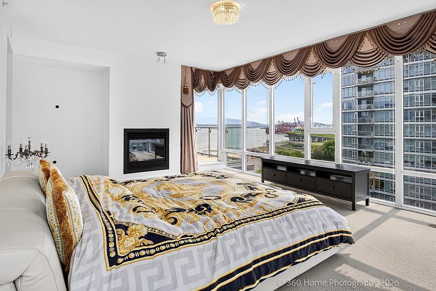 1402 1281 W Cordova Street