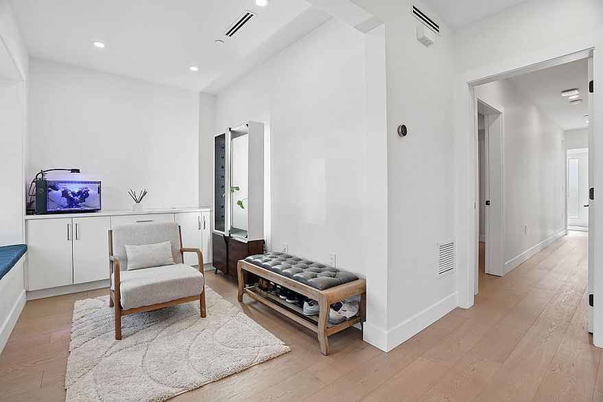72 E 57th Avenue