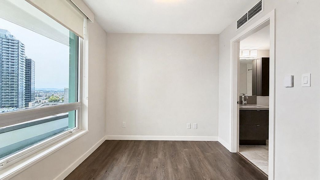 1608 8189 Cambie Street