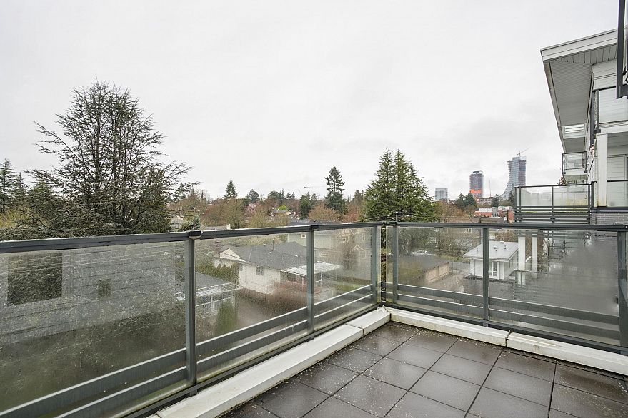 608 6677 Cambie Street