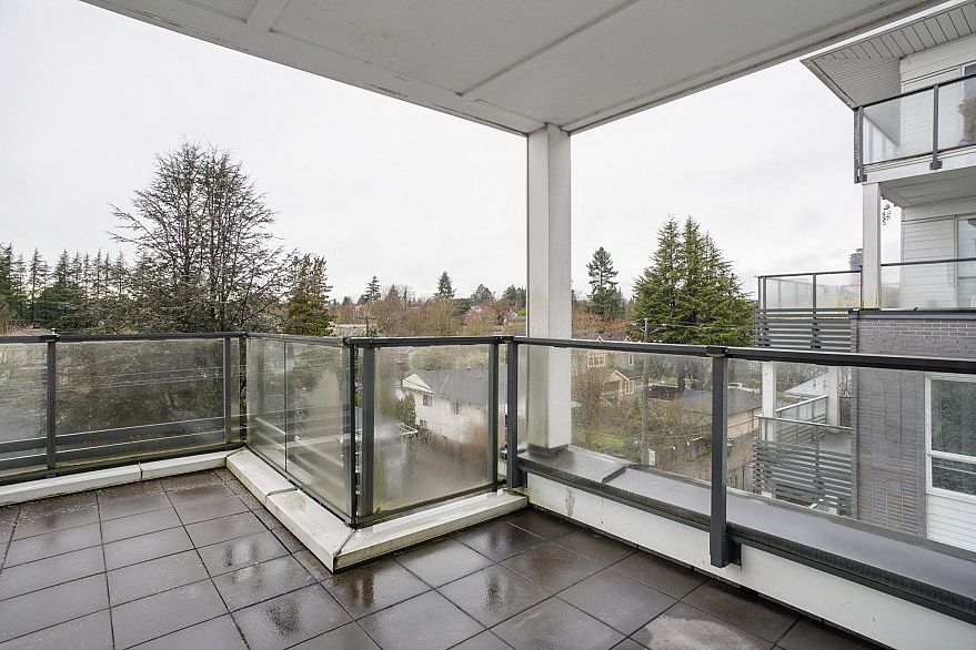 608 6677 Cambie Street