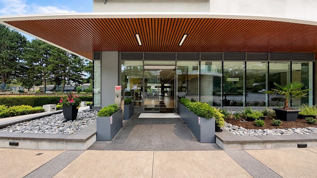 1608 8189 Cambie Street