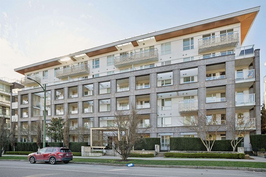 608 6677 Cambie Street