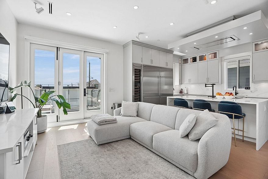 72 E 57th Avenue