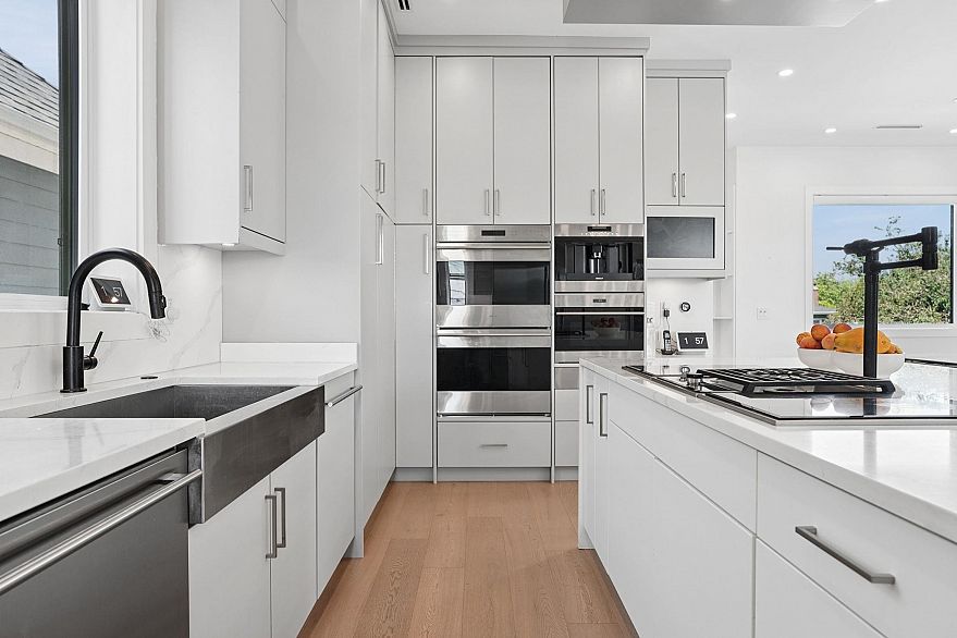 72 E 57th Avenue