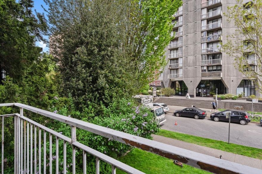 203 1250 Burnaby Street