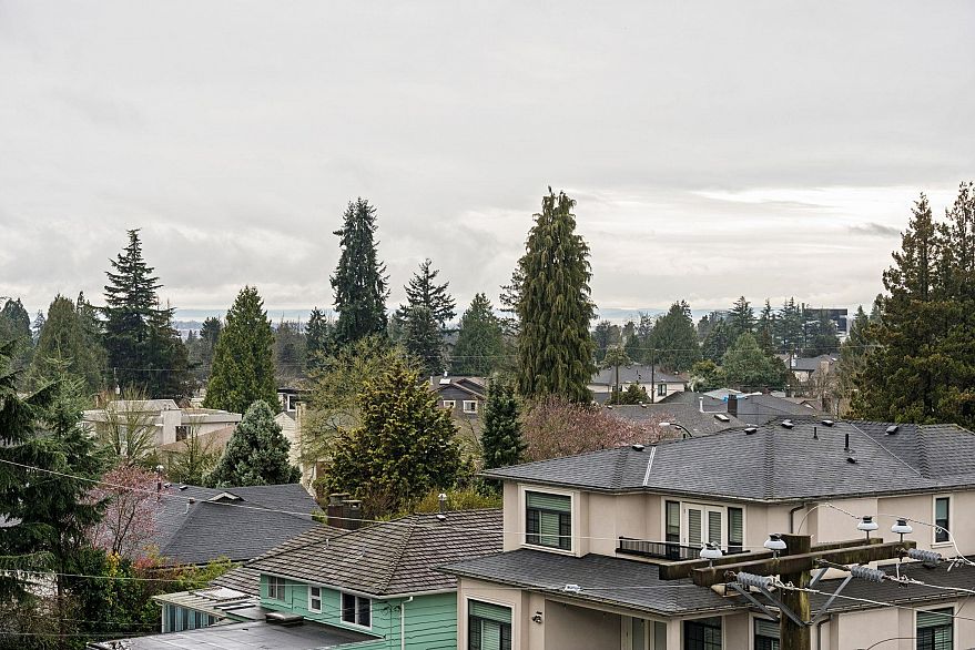 608 6677 Cambie Street