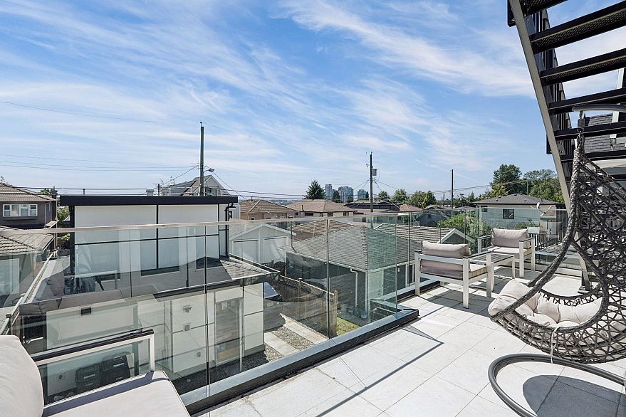 72 E 57th Avenue