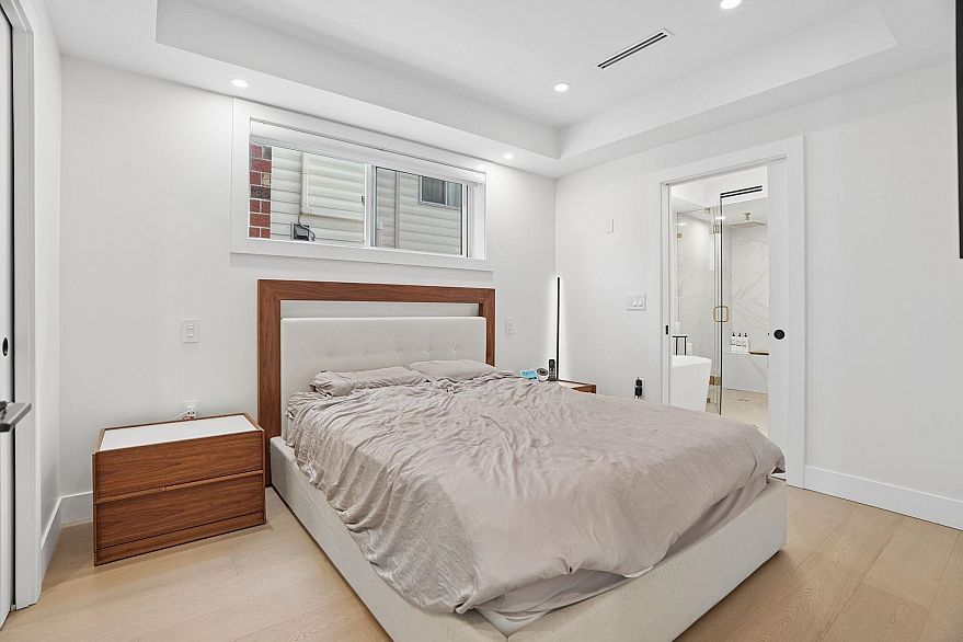 72 E 57th Avenue