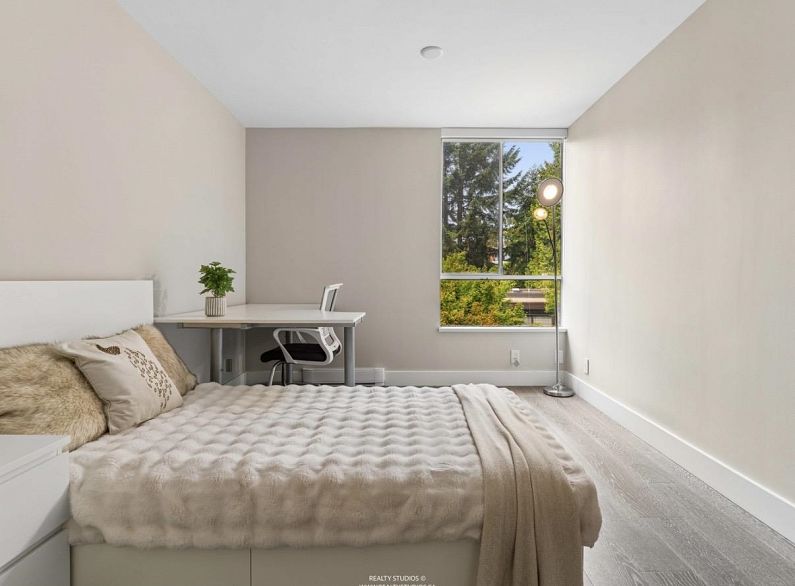 201 2140 Briar Avenue