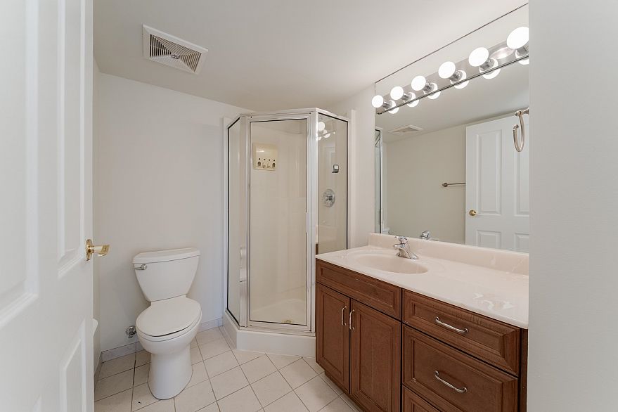 905 1010 Burnaby Street