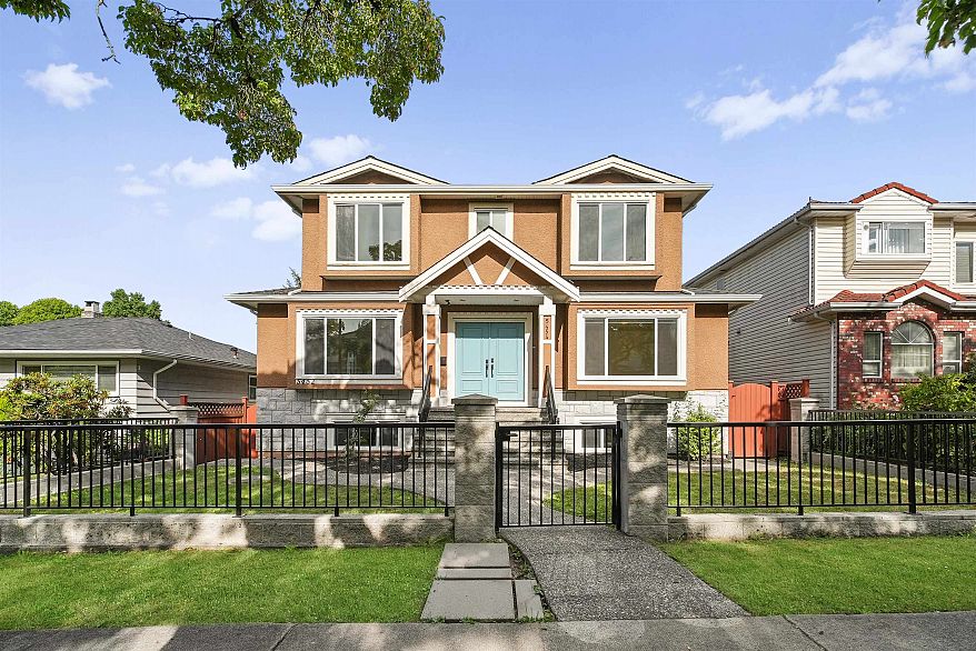 5454 Slocan St Street