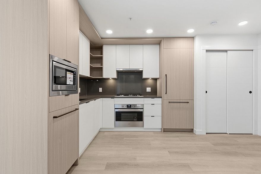 403 2268 E Broadway