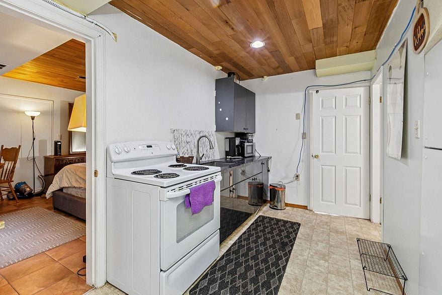 556 Ballantree Road