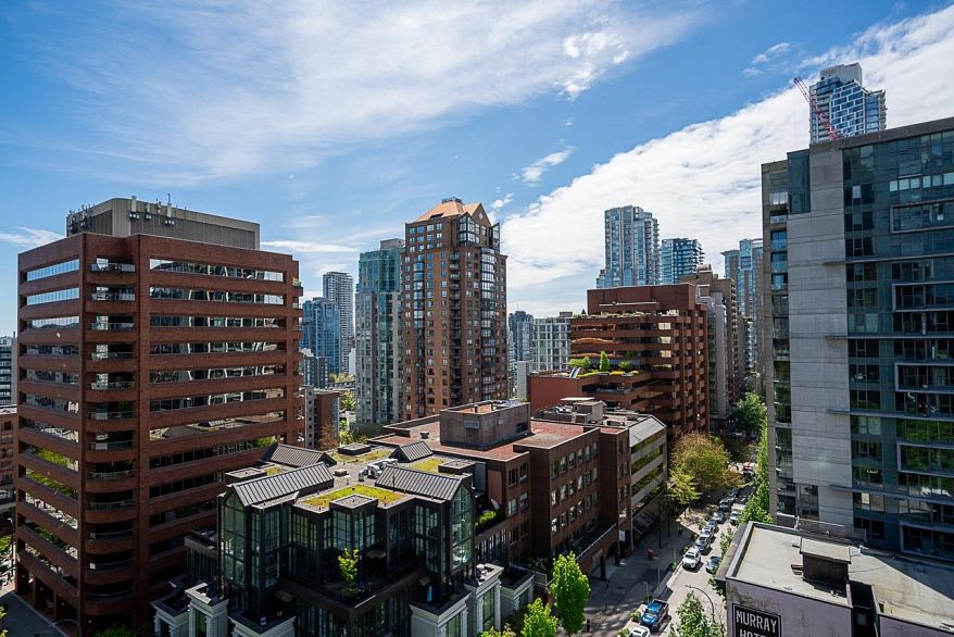1201 1050 Burrard Street