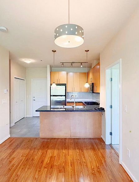 408 3551 Foster Avenue