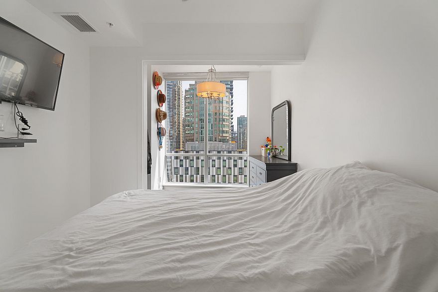 1202 1455 Howe