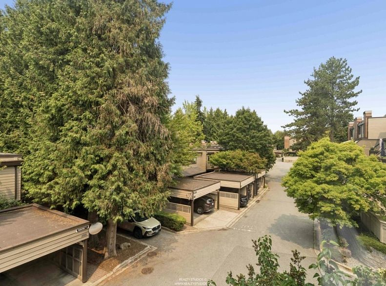 201 2140 Briar Avenue