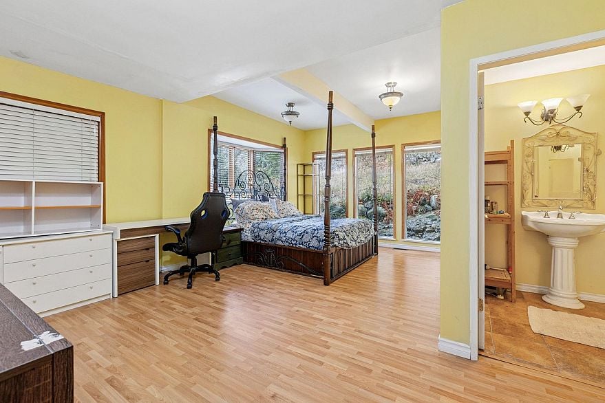 556 Ballantree Road