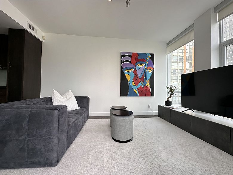 1202 1455 Howe