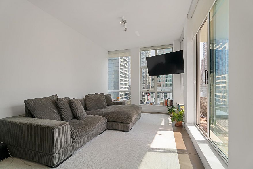 1202 1455 Howe