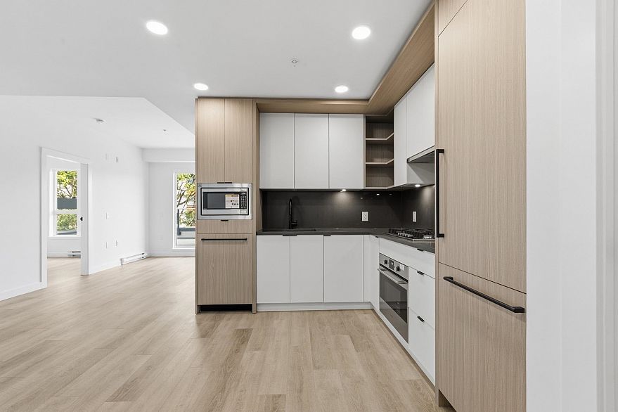 403 2268 E Broadway