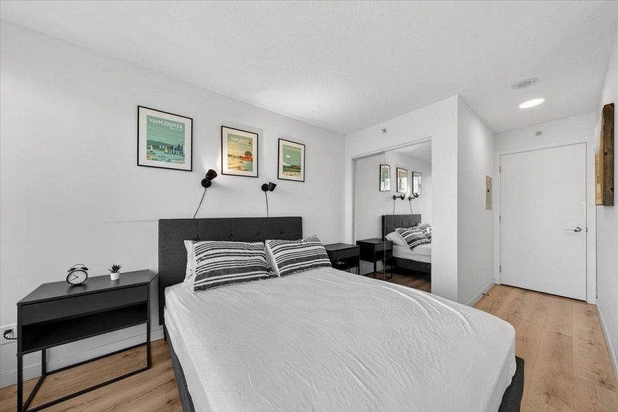 905 58 Keefer Place