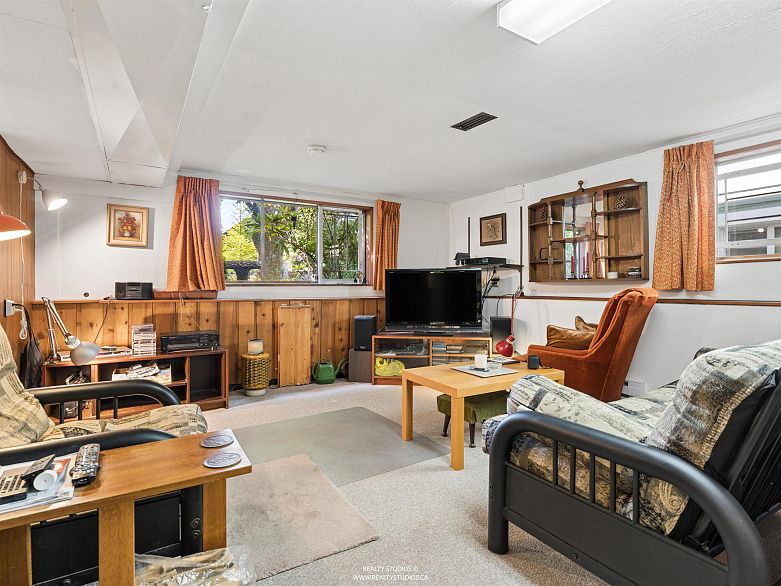 461 W 18th Avenue