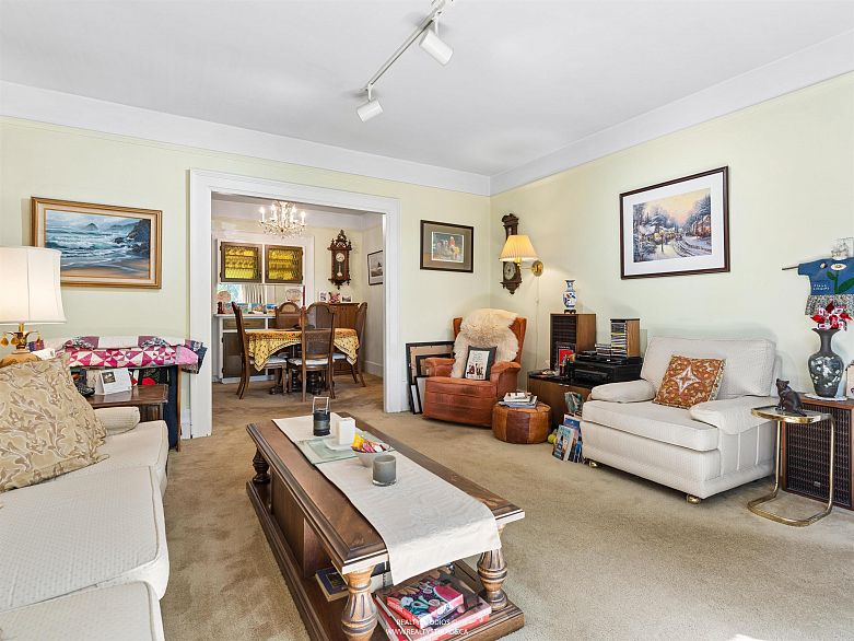 461 W 18th Avenue