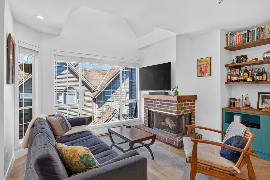 829 W 7th Avenue