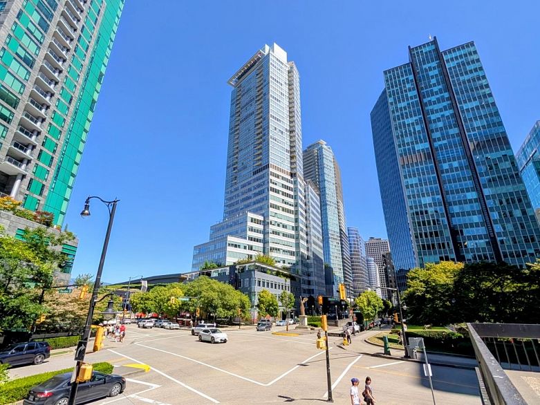 3404 1077 W Cordova Street
