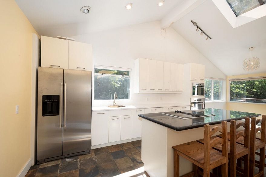 545 E Kings Road
