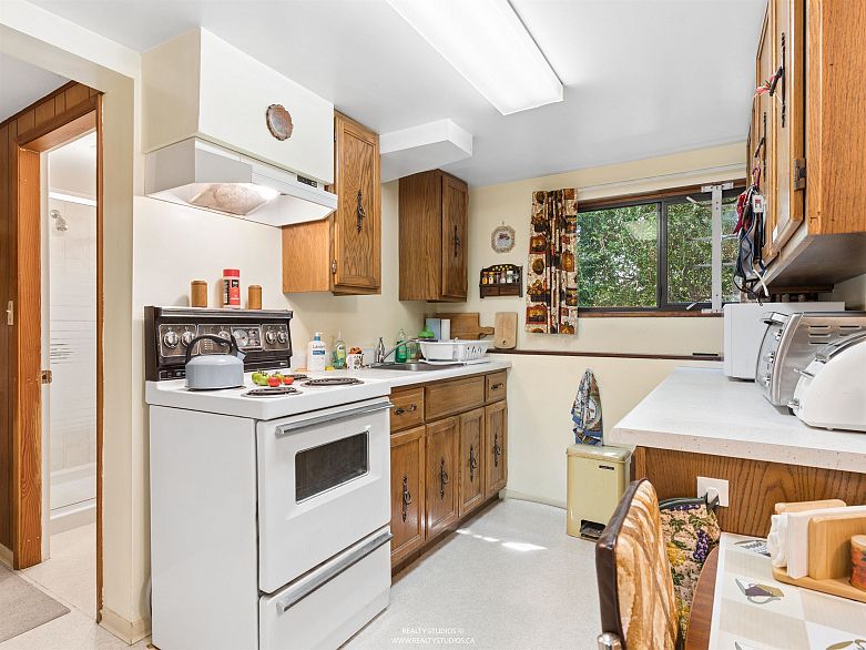 461 W 18th Avenue