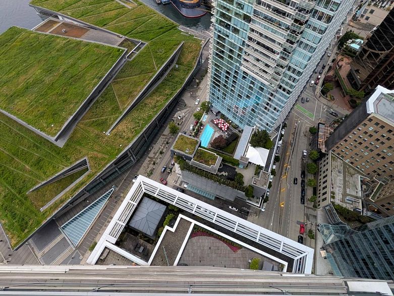 3404 1077 W Cordova Street