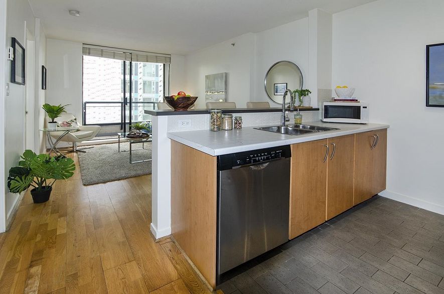 1906 1295 Richards Street