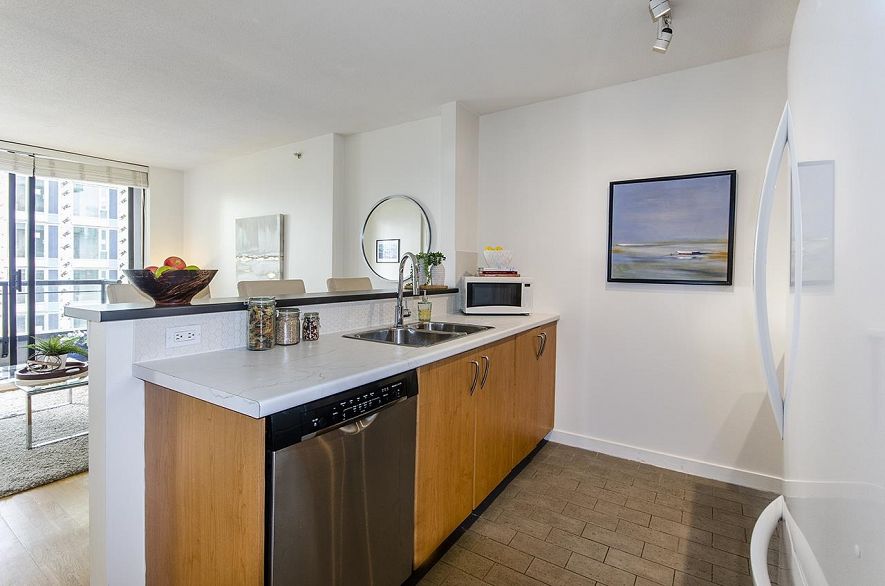 1906 1295 Richards Street