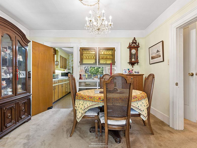 461 W 18th Avenue