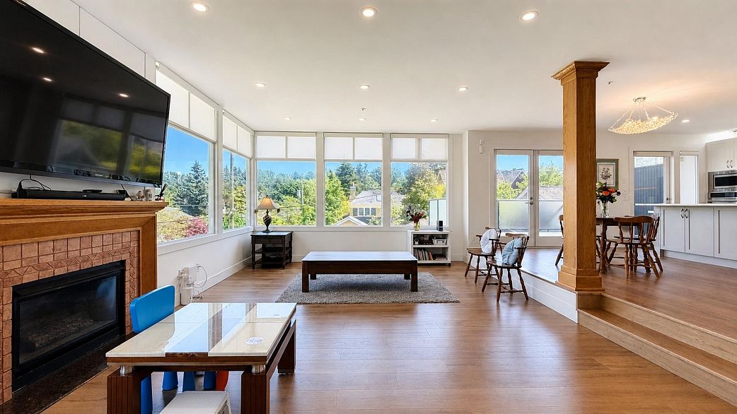 4399 Locarno Crescent