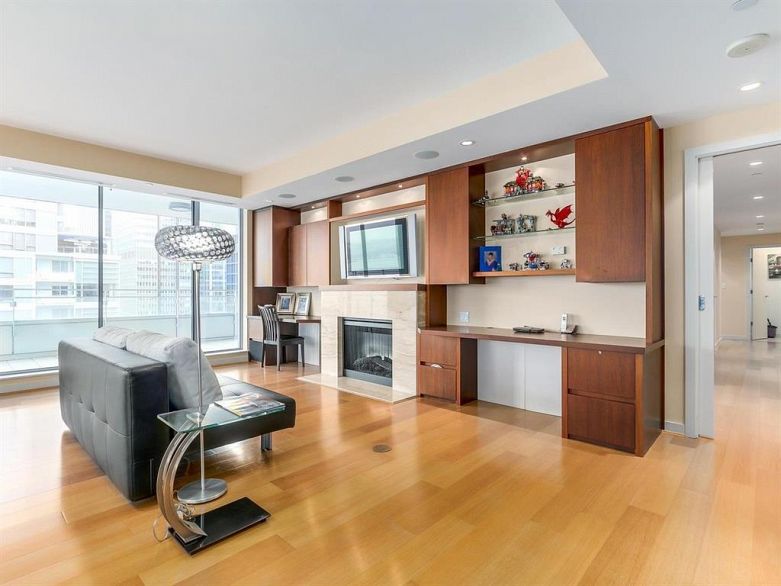 1202 1169 W Cordova Street