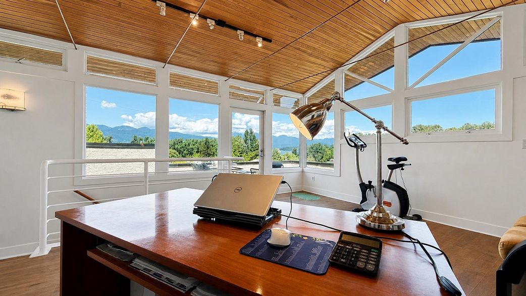 4399 Locarno Crescent