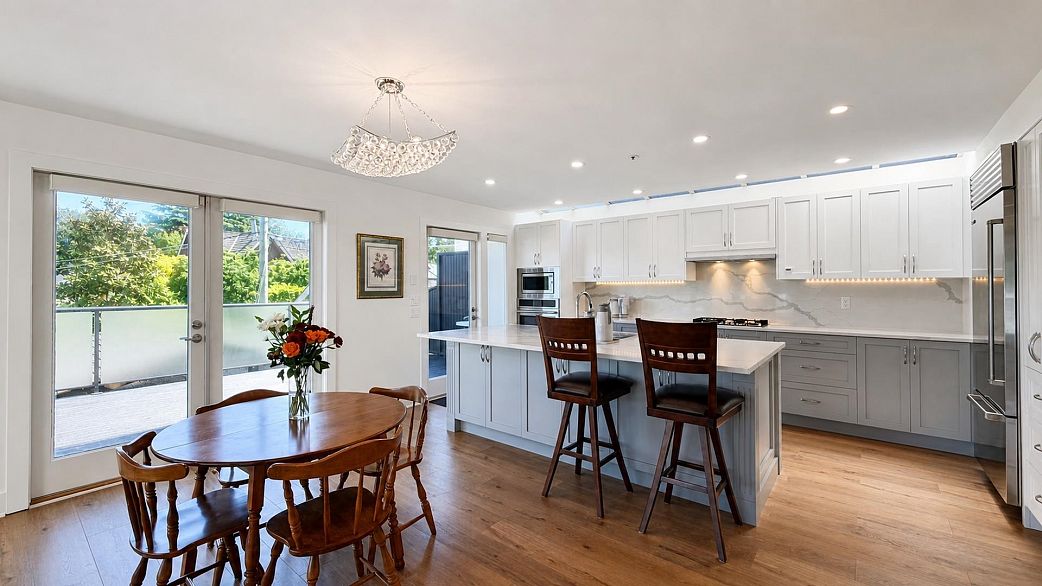 4399 Locarno Crescent
