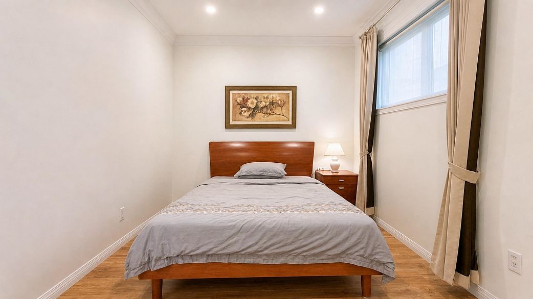 4399 Locarno Crescent