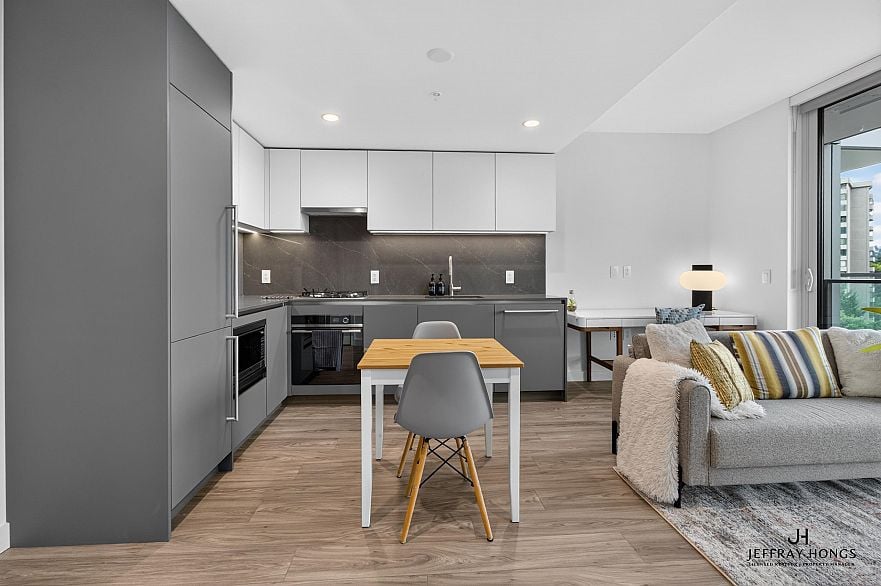 1X03 2135 SPRINGER AVENUE, Burnaby BC V5H 3G9