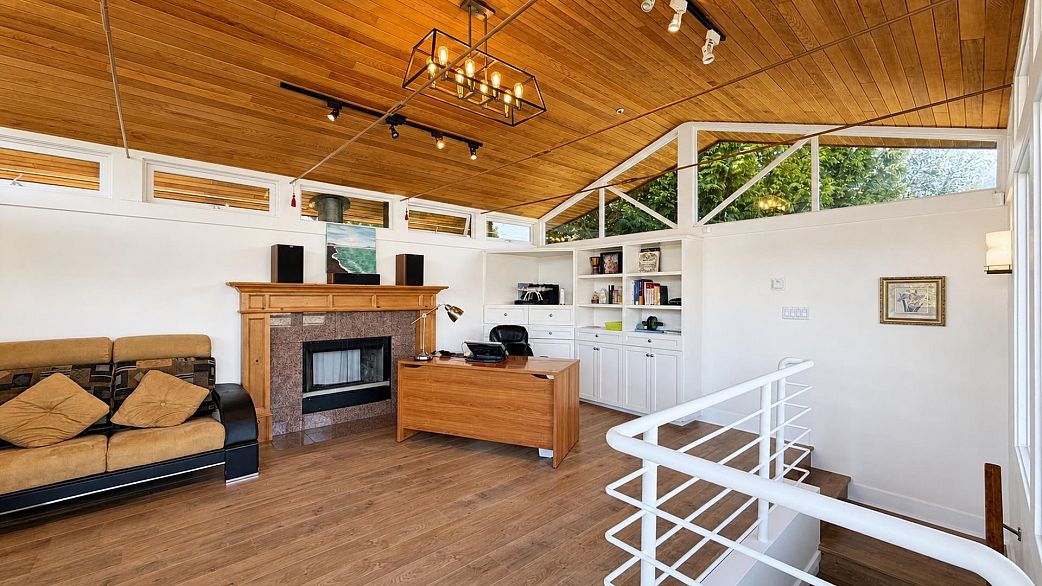 4399 Locarno Crescent