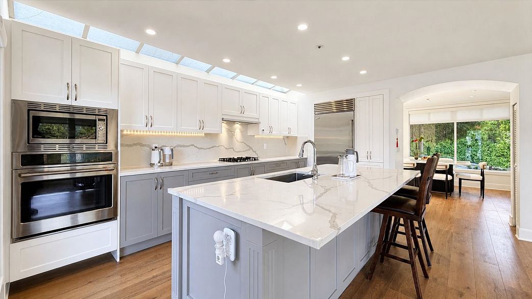 4399 Locarno Crescent