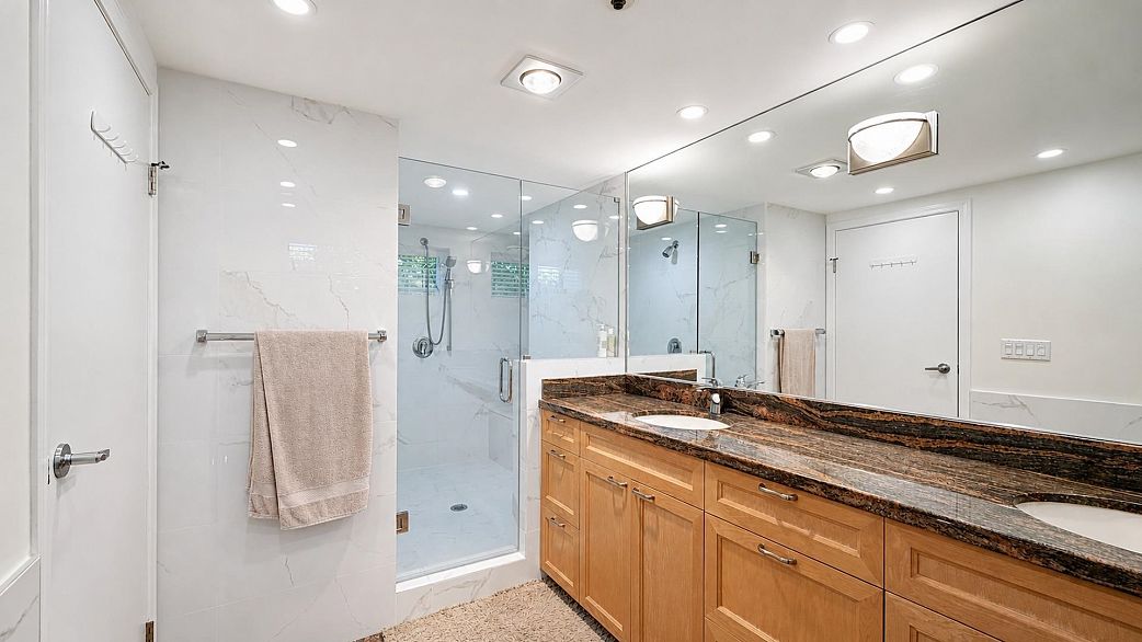 4399 Locarno Crescent