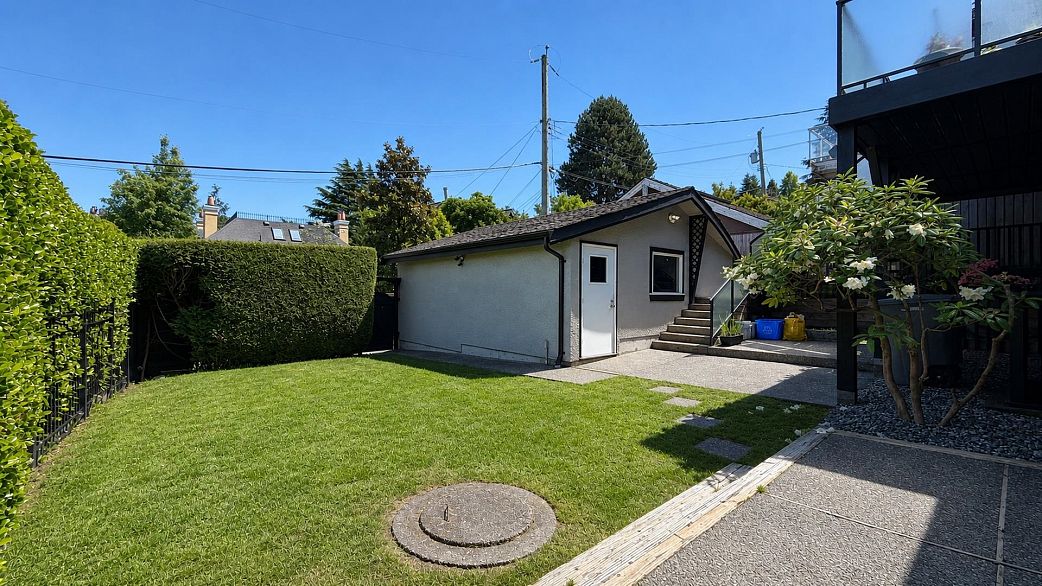 4399 Locarno Crescent