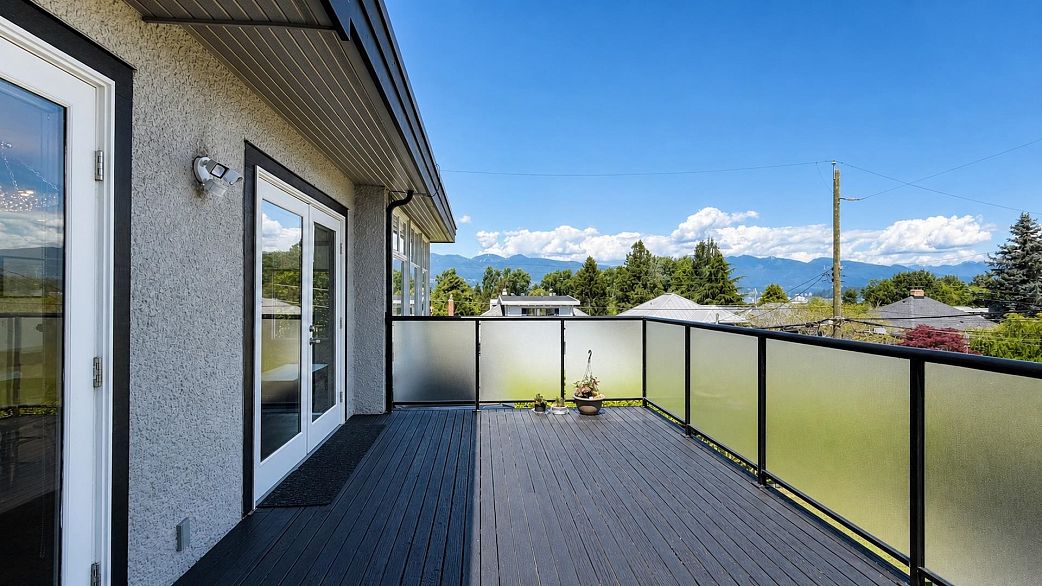 4399 Locarno Crescent
